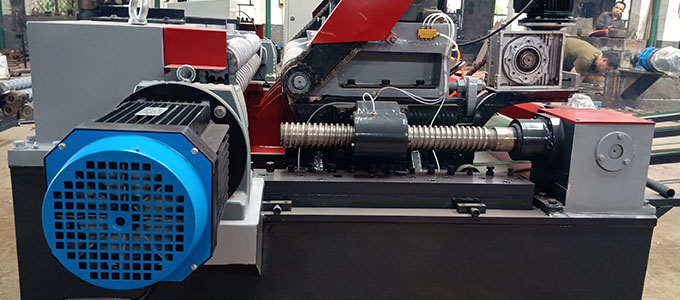 Безопасное использование вращающейся режущей машины