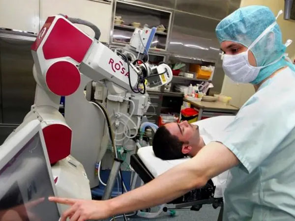 How new Google Nexus 10 compares with rivals